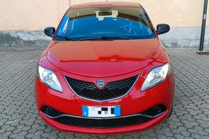 Lancia Ypsilon 1.2 69 CV 5 porte Silver