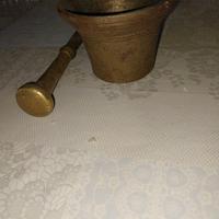 Mortaio e pestello in bronzo antico 