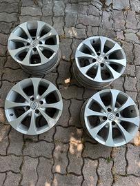 Kit 4 Cerchi in Lega MIM da 15”-6,5Jx15H2 (ET35)