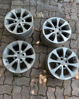 Kit 4 Cerchi in Lega MIM da 15”-6,5Jx15H2 (ET35)