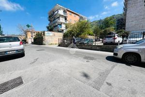 2 LOCALI A NAPOLI