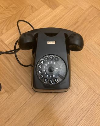 Telefono vecchio da muro