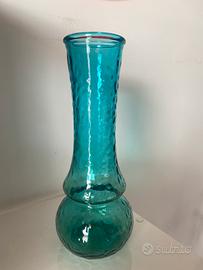 Vaso turchese in vetro martellato