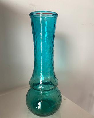 Vaso turchese in vetro martellato