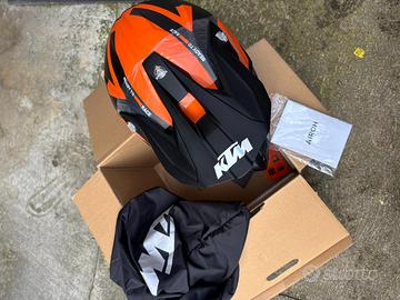 Casco Airoh Ktm