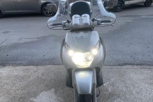 Beverly 200