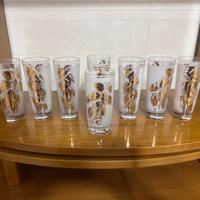 Set di bicchieri con decorazioni dorate