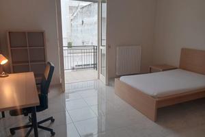 2 ampie stanze singole e ammobiliate con balcone