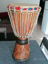 Djembe (bongo) artigianale in buone condizioni