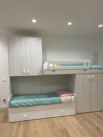 CAMERETTA A PONTE CON TRE LETTI COME NUOVA!!!