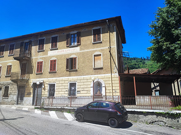 4 stanze abitabili in contesto ex albergo ristoran