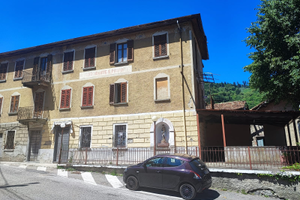 4 stanze abitabili in contesto ex albergo ristoran