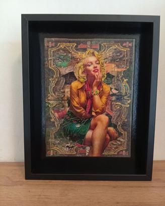 Opera d'arte raffigurante accessori di Marilyn Mon