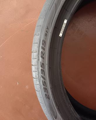 Gomma Pirelli P Zero 235/35 R19 Stella BMW