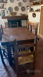 Tavolo rustico artigianale in legno massiccio