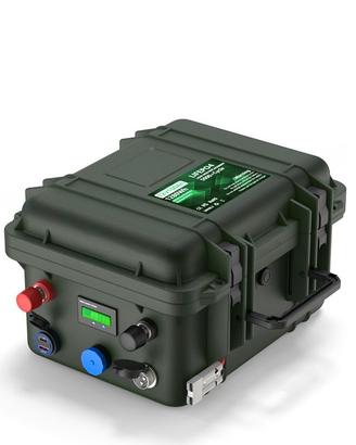 Batteria LiFePO4 12V/24V in valigetta IP56 BMS USB