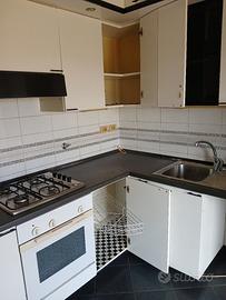 cucina bianca più tavolo allungabile più arredo co