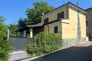 Villa di 220 m² con più di 5 locali e box auto a M