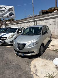 Lancia Ypsilon 1.2 69 CV 5 porte S&S Silver
