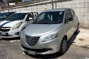 Lancia Ypsilon 1.2 69 CV 5 porte S&S Silver