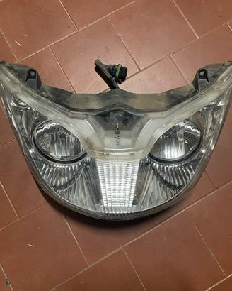 Gruppo fari anteriori Piaggio X8