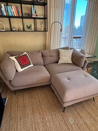 Divano e poggiapiedi di design