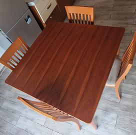 Tavolo legno con 4 sedie