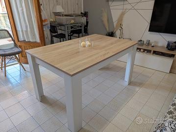 Tavolo da pranzo allungabile 