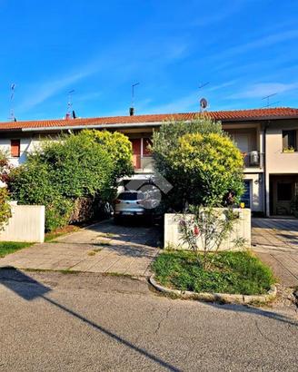 VILLA A SCHIERA A SAN GIOVANNI IN MARIGNANO