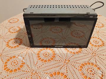 Autoradio Macrom modello M-DL6800DAB
