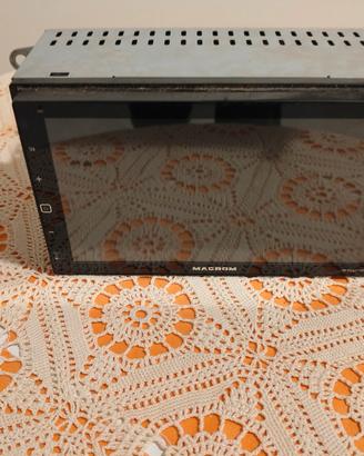Autoradio Macrom modello M-DL6800DAB