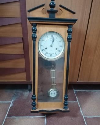 Orologio a pendolo funzionante  