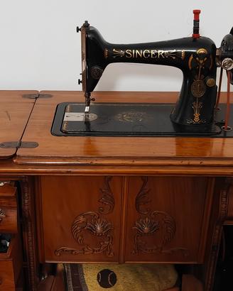 macchina da cucire d'epoca Singer 
