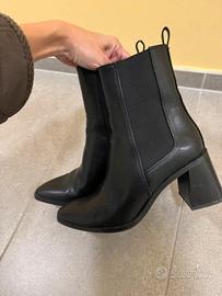 Stivaletti neri Zara