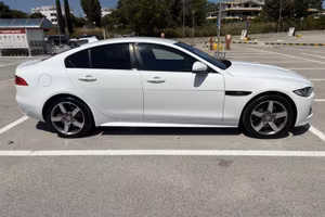 Jaguar xe 2018