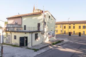 2 LOCALI A CURTATONE