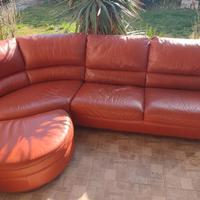 Divano Angolare in Pelle + Pouf Sagomato Natuzzi