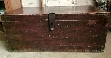 Baule in legno – robusto e capiente.