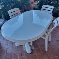 Tavolo  da giardino bianco + 4 sedie