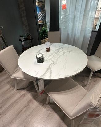 TAVOLO MARIEDAMM E CUCINA SELLY