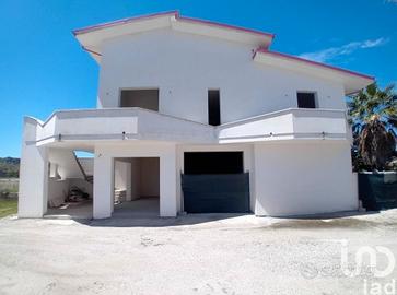 Villa unifamiliare Alliste 400 mq