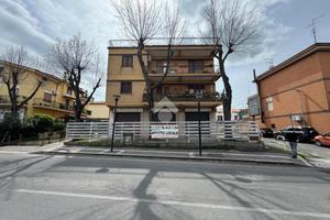 NEGOZIO A ALBANO LAZIALE