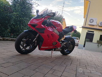 Ducati Panigale v4