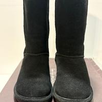 Stivali bassi Bearpaw, neri tipo Hugg