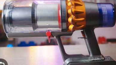 Dyson v15 NUOVO MAI UTILIZZATO SIGILLATO no v12