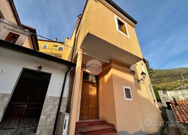 3 LOCALI A TORTORA