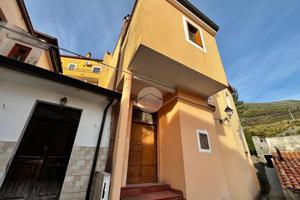 3 LOCALI A TORTORA