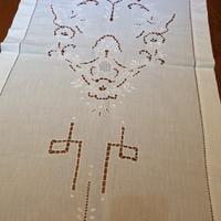 tenda bianca in cotone con intaglio 