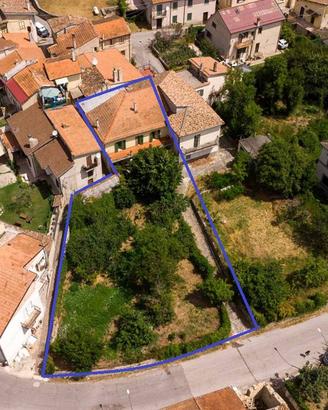 Villa di 252 m² con più di 5 locali e box auto a F