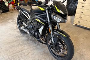 Triumph Street Triple RS